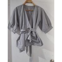 ราคา MASAYAเสื้อป้ายผูกข้างสีเทาแขนพองงานสวยอก34-36ยาว24(งานมือสอง) (25818482365)