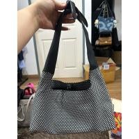 ราคา กระเป๋าแบรนด์ FURLA แท้ 100% มือ 2 ใช้เอง สภาพ 95% กว้าง12 สูง6.5 นิ้ว งานหนังแท้ทั้งใบ จุของได้เยอะ (41800632815)