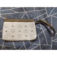 ราคา กระเป๋าคล้องมือ​ MCM​ แท้​ มือสอง (4753812629)