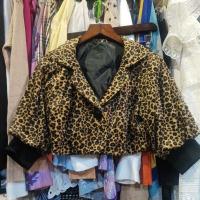 ราคา ส่งต่อเสื้อคลุมครอปสั้นผ้าลายเสือขนๆน่ารัก เหมาะกับไซส์ s m สภาพดีแบรนด์ haas (19266236168)