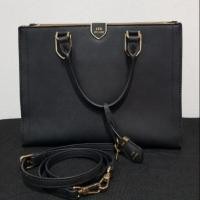 ราคา กระเป๋า Lyn สีดำ ของแท้ (มือสอง) (2907227033)