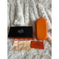 ราคา กล่องใส่แว่นกันแดดแบรนด์เนม ขนาดใหญ่ สภาพดี (40616536466)