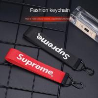 ราคา พวงกุญแจ supreme พร้อมส่ง (7117245500)
