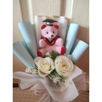 ราคา ช่อดอกไม้ตุ๊กตาบัณฑิตน้อย. หมีน้อย กระดาษฟ้า. ขนาดหมีน้อย4_5นิ้ว (24065655249)