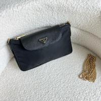 ราคา Prada nylon & Saffiano crossbody bagอน10k (43870328185)