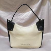 ราคา renoma กระเป๋าถือสีครีม-ดำ กระเป๋ามือสอง (PARIS)​ (56950809821)