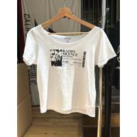 ราคา (พร้อมส่ง) BrandyMelville Chloe Radio Silence Top เสื้อปาดไหล่ เสื้อยืด เสื้อแขนสั้น ของแท้จากช็อป (43972586581)