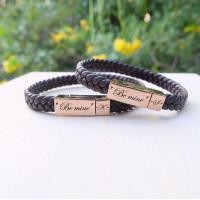 ราคา ข้อมือหนังแท้ สลักชื่อฟรี (776197186)