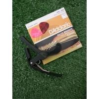 ราคา สายกีต้าร์ D'addario โปร่ง เบอร์ 10 + คาโป้ อย่างดี แถม ปิ๊ก 2 (5188274741)