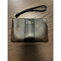 ราคา กระเป๋าสตางค์คล้องมือCoachซิป s ของแท้ มือ2 สภาพ95% COACH Corner Zip Wristlet In Signature Canvas F58035 (28576966427)