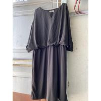 ราคา LIQUIDATION OF WARDRBE: เดรสผ้าชีฟองสีดํา BAT WINGS มียางยืด (44458829619)