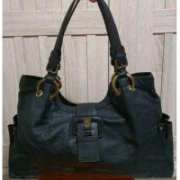 ราคา saleกระเป๋าหนังแท้ แบรนด์ ANNE KLEIN ใบใหญ่ อะไหล่ทองเหลือง หนังสวย ซับในสะอาด ไซส์ 18 นิ้ว ขาย 450 บาทค่ะ (24578182130)