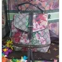 ราคา กระเป๋าทรงถือเป้กุชชี่ลายGGลายเพนท์ดอกไม้มือสอง (22436961089)
