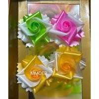 ราคา รับพับเหรียญโปรยทานสวยๆ งานบวช หรือ งานบุญ จะสั่งคละสี หรือ สีล้วน ได้ค่ะ คละลายคละแบบ หรือแบบเดียวก็ได่จ้า (27726884508)