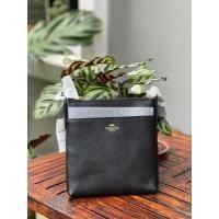 ราคา Coach 41320 Messenger Crossbody in Crossgrain Leather Ink/gold (25435782017)