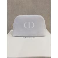 ราคา Diorแท้ใหม่กระเป๋าเครื่องสำอางสีขาวสวยมากๆกล่องยับนะคะ (13298720322)