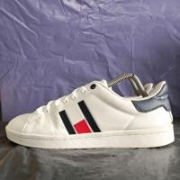 ราคา รองเท้า Tommy Hilfiger มือสองของแท้ Size 42.5/27 cm. (42901072703)