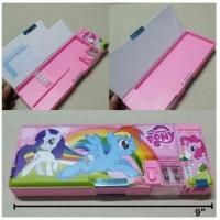 ราคา กล่องดินสอแม่เหล็กเปิดได้ 2 ด้าน มีเหลากบในตัว ม้าน้อย โพนี่ (My Little Pony) ขนาด 9.5x3.5 นิ้ว (1084975023)