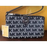 ราคา MK คล้องมือ1ซิป ของใหม่ มือ1 พร้อมส่ง (15035497414)
