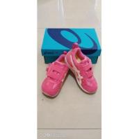 ราคา รองเท้าเด็ก asics ขนาดเท้าวัดด้านใน 17 cm (20006441228)