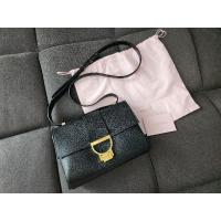 ราคา Coccinelle Arlettis Handbag สีดำ (22577415586)