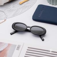 ราคา Used Like New แว่นกันแดด Le Specs รุ่น "Outta Love" สีดำ ของแท้ ประกันศูนย์ไทย ใส่ถ่ายรูปครั้งเดียวค่ะ (25881930928)