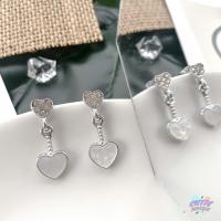 ราคา CR✿พร้อมส่ง ต่างหูน่ารัก ต่างหูแฟชั่น ต่างหูระย้า หัวใจสีขาวลายหินอ่อนประดับเพชร SP01 (14834207560)