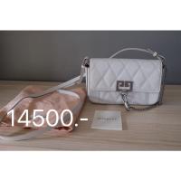ราคา GivenchyPocket white quilted leather mini bag (12911034258)