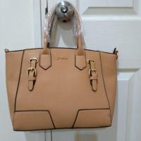 ราคา กระเป๋าสะพายข้างของTaywin แท้SALE❤️❤️ (2342458405)