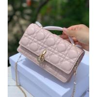 ราคา กระเป๋าถือ Dior Lady สีชมพู แบบปรับแต่งได้ พร้อมสายโซ่ flap หนังแท้ ขนาด: 21 x 11.5 x 4.5 ซม. (45904451166)