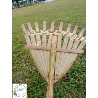 ราคา ไม้กวาดมือเสือจากไม้ไผ่/คราดไม้ไผ่ขนาด120cm(จากผู้สูงอายุในชุมชน) (52701656578)