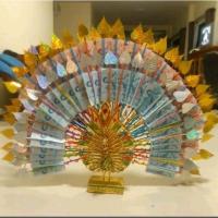 ราคา นกยูงไม้แกะสลัก สีทอง ติดกระจกหลากสี ขนาด 8" นกยูง พุ่มกฐิน นกยูงมงคล สัตว์มงคล สำหรับทำพุ่มกฐิน หรือผ้าป่าถวายวัด (8577906027)