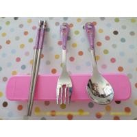 ราคา พร้อมส่งจร้า!!! ชุดช้อนส้อมสแตนเลสพร้อมกล่องใส่ ฮัลโหลคิตตี้ Hello Kitty สีชมพู (6834682911)