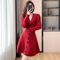 ราคา มินิเดรสเรียบๆแต่ดูหรู งานผ้าไหมพรม ทอแบบแทรกดิ้นทอง มีความระยิบระยับ หรูหรา ดูแพง (41306014205)