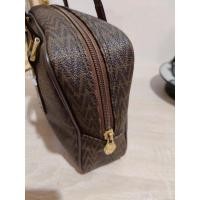 ราคา #Mario Valentino made in Italy สีสวย ทรงสวย ภายในสะอาด สะพายไหล่ได้ ใบนี้นำหนักเบา (40551438813)