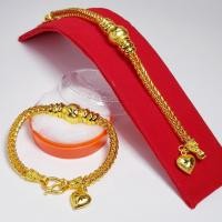 ราคา สร้อยข้อมือ สี่เสา ลายเบนซ์ คั่นตุ้ม ห้อยหัวใจ สร้อยข้อมือ น้ำหนัก 2บาท มีขนาดไซส์ให้เลือก ทำจากช่างฝีมือจากเยาวราช (8685965591)