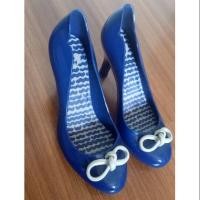 ราคา ส่งต่อรองเท้าส้นสูง jelly bunny ของแท้ ไซส์36สภาพดีมาก (1973551347)