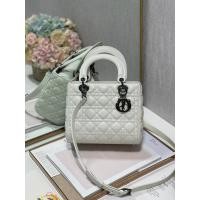 ราคา DIOR Diana Bag สีขาว หนังแกะ แบบ Grid พิมพ์ลายเช็กเกอร์ กระเป๋าสะพายข้างและถือได้ (45004458262)