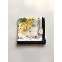 ราคา ☘️ ผ้าเช็ดหน้าแบรนด์เนม Christian Dior สภาพใหม่ มีสติ๊กเกอร์ (8948533791)