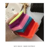ราคา [พร้อมส่ง] ที่แปะผม แผ่นติดผม ตีนตุ๊กแก แผ่นเก็บผม สำหรับแต่งหน้าล้างหน้า คละสี (1แพ็ค มี 2 แผ่น) (17354079417)