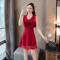 ราคา ชุดเดรสสั้นผ้าลูกไม้สีแดงเลือดนกลายสวยเก๋ คอวี แขนล้ำ กระโปรงทรงเอ สวยสดใส (1865906397)