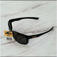 ราคา DeWALT SUPERVISOR GUARANTE TOUGH - แว่นนิรภัยเลนส์ควัน (16670983637)