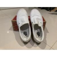 ราคา รองเท้า VAN Classic Slip-O True White สินค้ามือสอง เจ้าของขายเอง ใช้งาน3ครั้ง (22266655989)