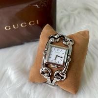 ราคา GUCCI Signoria 116.5 Mother of Pearl White Dial หน้าปัดเปลือกมุกสีขาว 32 mm (26778523101)