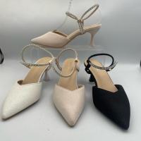 ราคา รองเท้า หัวแหลมกริตเตอร์ ส้น2 นิ้ว สายคาดเพชร (Belongse) (29201607076)