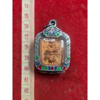 ราคา พระหลวงพ่อปาน วัดบางนมโคเนื้อดินเผา พิมพ์ขี้ไก่หางพวง พร้อทกรอบโลหะ (26375538082)