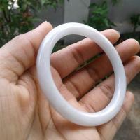 ราคา กำไลหยกพม่าแท้ เนื้อขาวอมเขียว (449272577)