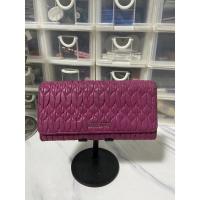 ราคา กระเป๋าสตางค์ Miu miu มือสองของแท้ (12485480505)