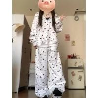 ราคา ชุดกีฬาแฟชั่นสไตล์เกาหลีสุดฮิตสำหรับนักเรียนหญิง เสื้อฮู้ดทรงหลวมและกางเกงวอร์ม เหมาะสำหรับฤดูใบไม้ผลิและฤดูใบไม้ร่วง (56253429749)