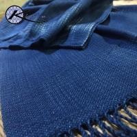 ราคา ผ้าพันคอ ผ้าพันคอย้อมสีครามธรรมชาติแท้ 100% งานทอมือแบบสี่ตะกอ ยกดอกลายตาไก่ (10056205197)